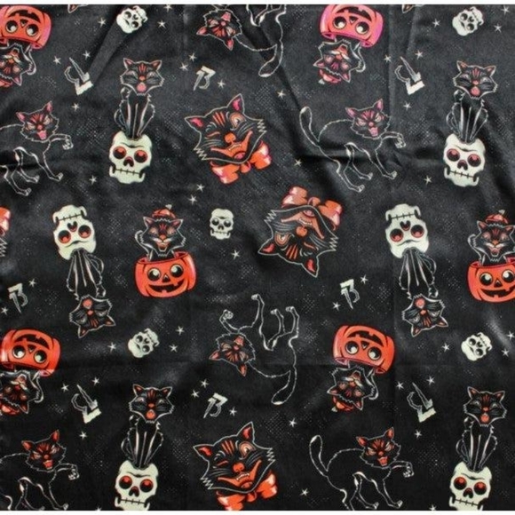 Sourpuss Black Cat Scarf - Picture 2 of 2
